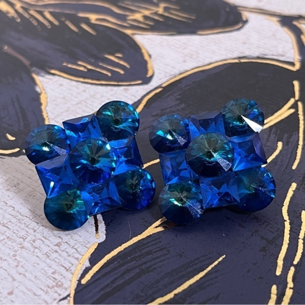 Vintage 80s Large Stunning Sparkling Blue Crystal Earrings A1